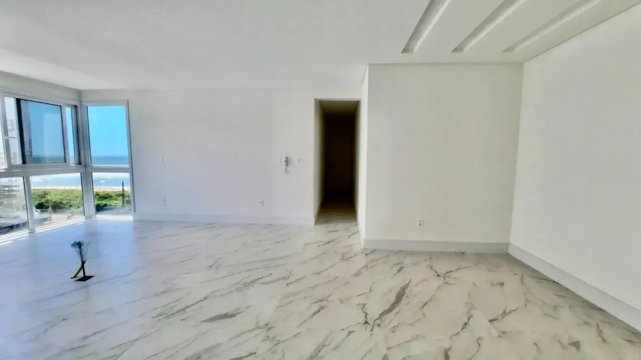 Apartamento com 3 dormitórios sendo 1 suíte e 2 vagas de garagem na Praia Brava em Itajaí — foto 4
