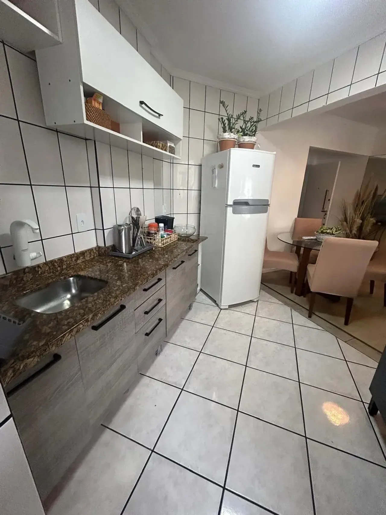 Apartamento de 2 dormitórios sendo uma súite e 1 vaga de garagem - Centro — foto 13