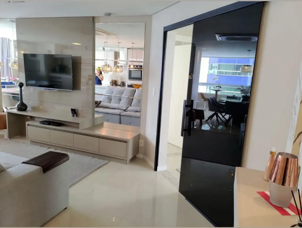 Apartamento no Edifício Cadillac com 3 dormitórios em Balneário Camboriú — foto 9