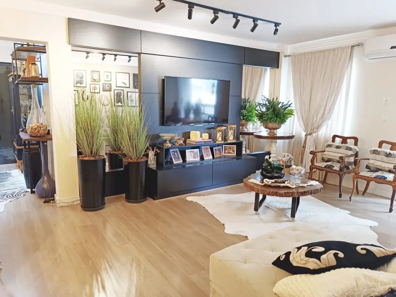 Apartamento com 3 dormitórios e 2 vagas no centro de Balneário Camboriú — foto 2