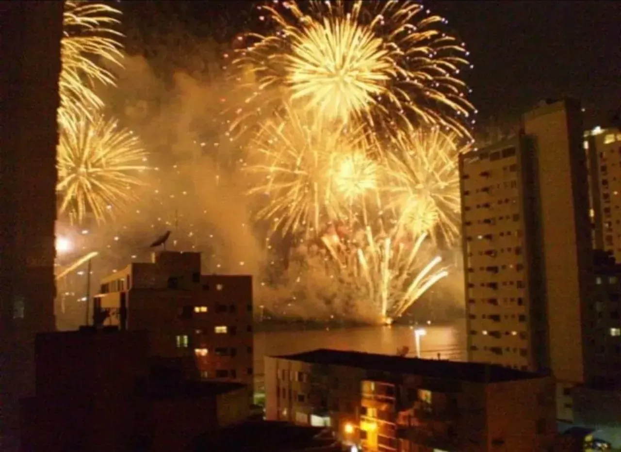 Excelente apartamento vista mar! Com 3 dormitórios sendo 1 suíte no Centro de Balneário Camboriú — foto 2