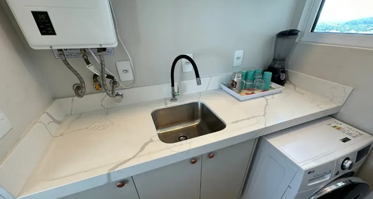 Apartamento vista mar! Com 3 suítes e 2 vagas no Centro de Balneário Camboriú — foto 3