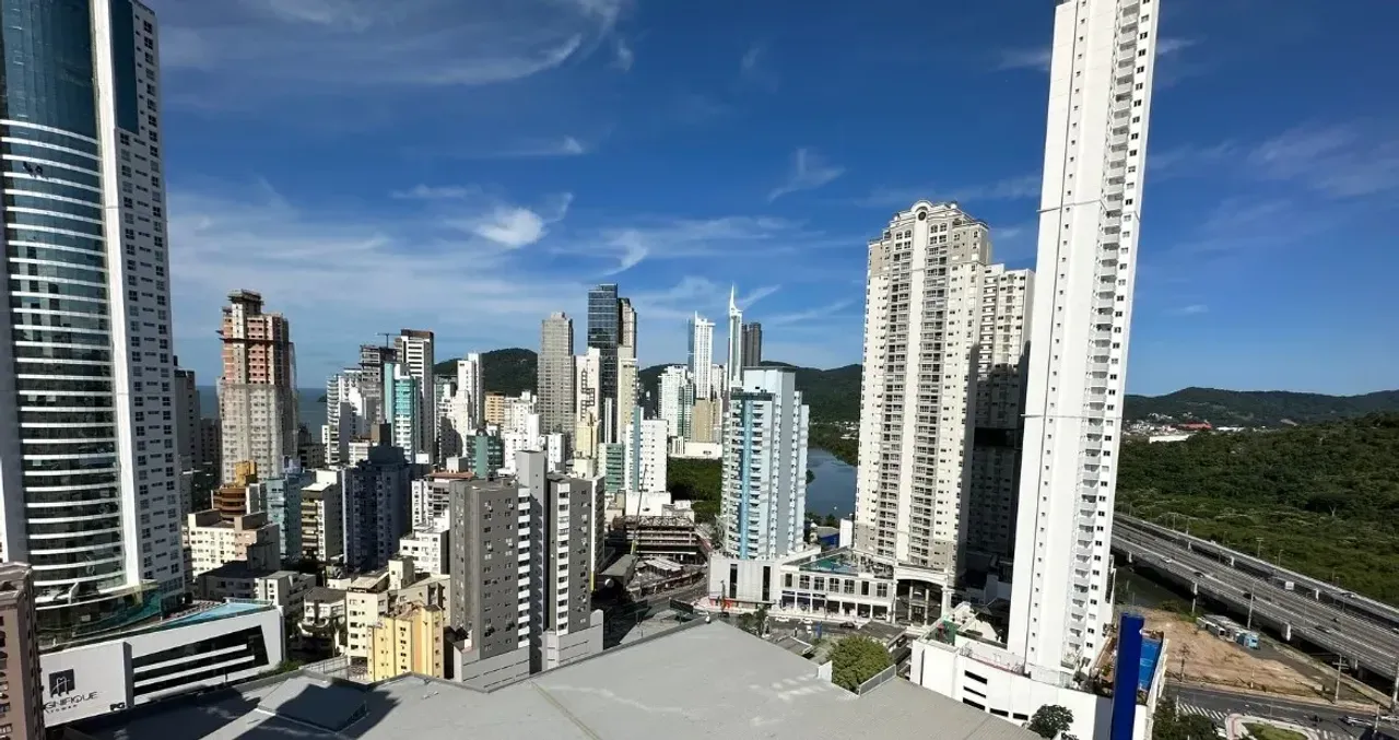 Apartamento vista mar! Com 3 suítes e 2 vagas no Centro de Balneário Camboriú — foto 13