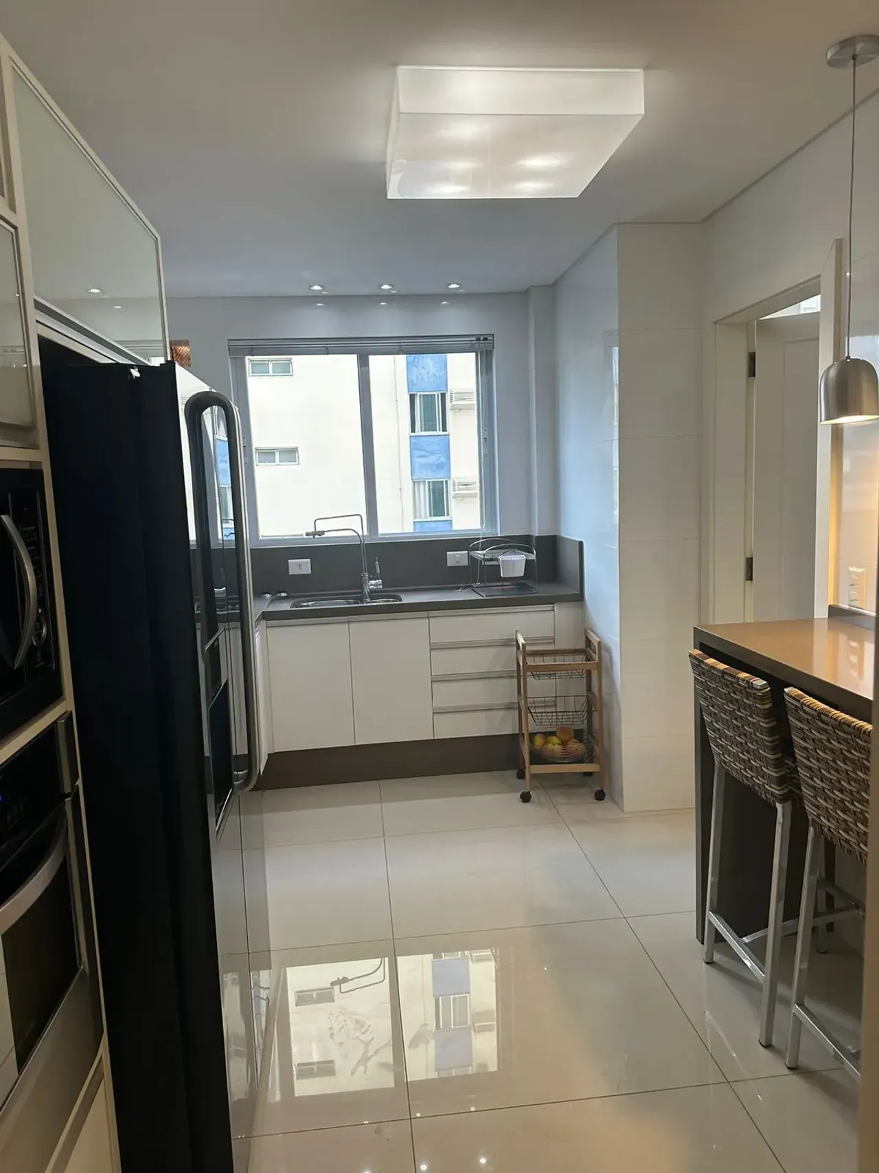 Apartamento mobiliado com 3 suítes e 2 vagas de garagem no Centro de Balneário Camboriú — foto 12