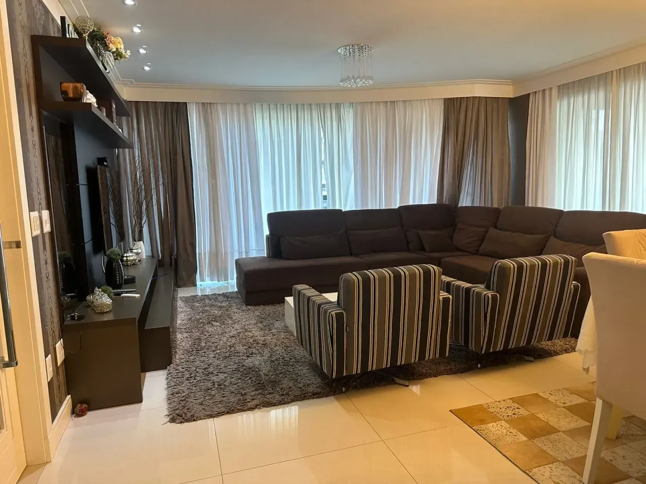 Apartamento mobiliado com 3 suítes e 2 vagas de garagem no Centro de Balneário Camboriú — foto 13