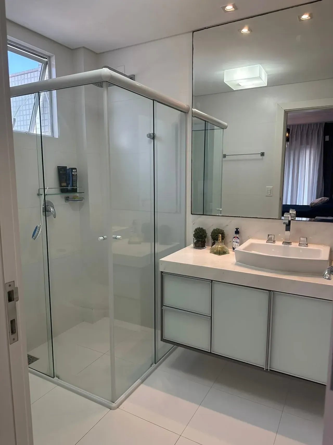 Apartamento mobiliado com 3 suítes e 2 vagas de garagem no Centro de Balneário Camboriú — foto 5