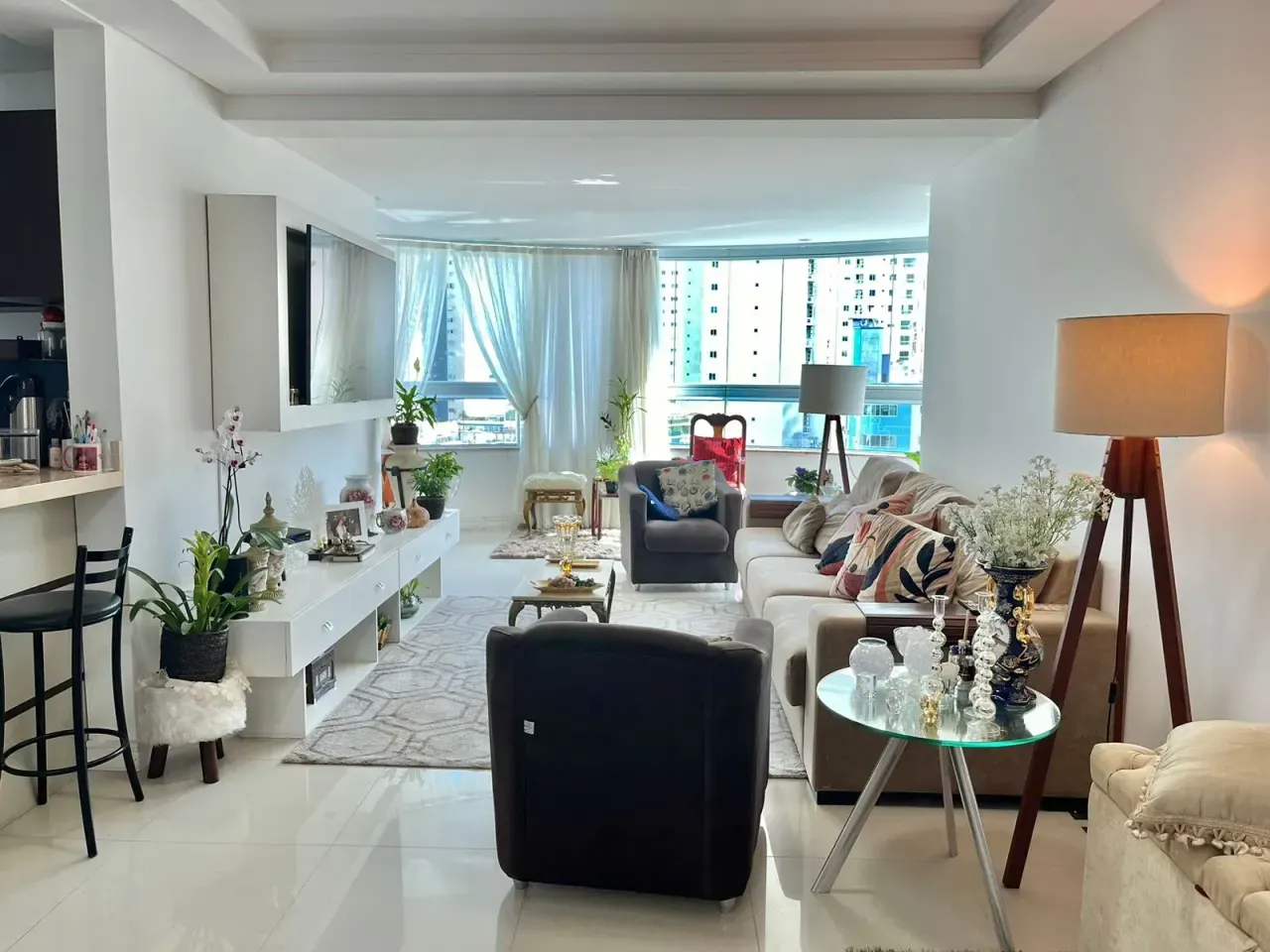 Apartamento mobiliado com 3 suítes e 2 vagas de garagem em Balneário Camboriú — foto 13