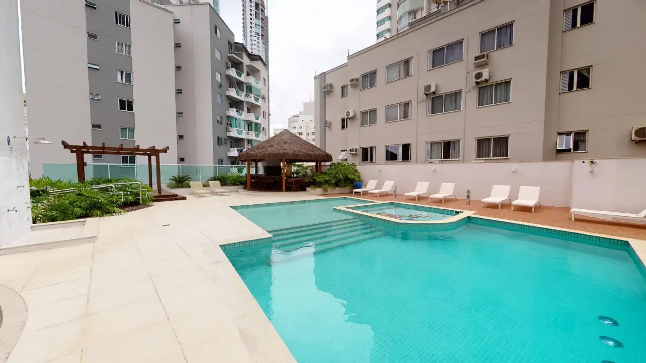 Apartamento com 3 suítes e 3 vagas de garagem no Centro de Balneário Camboriú — foto 3
