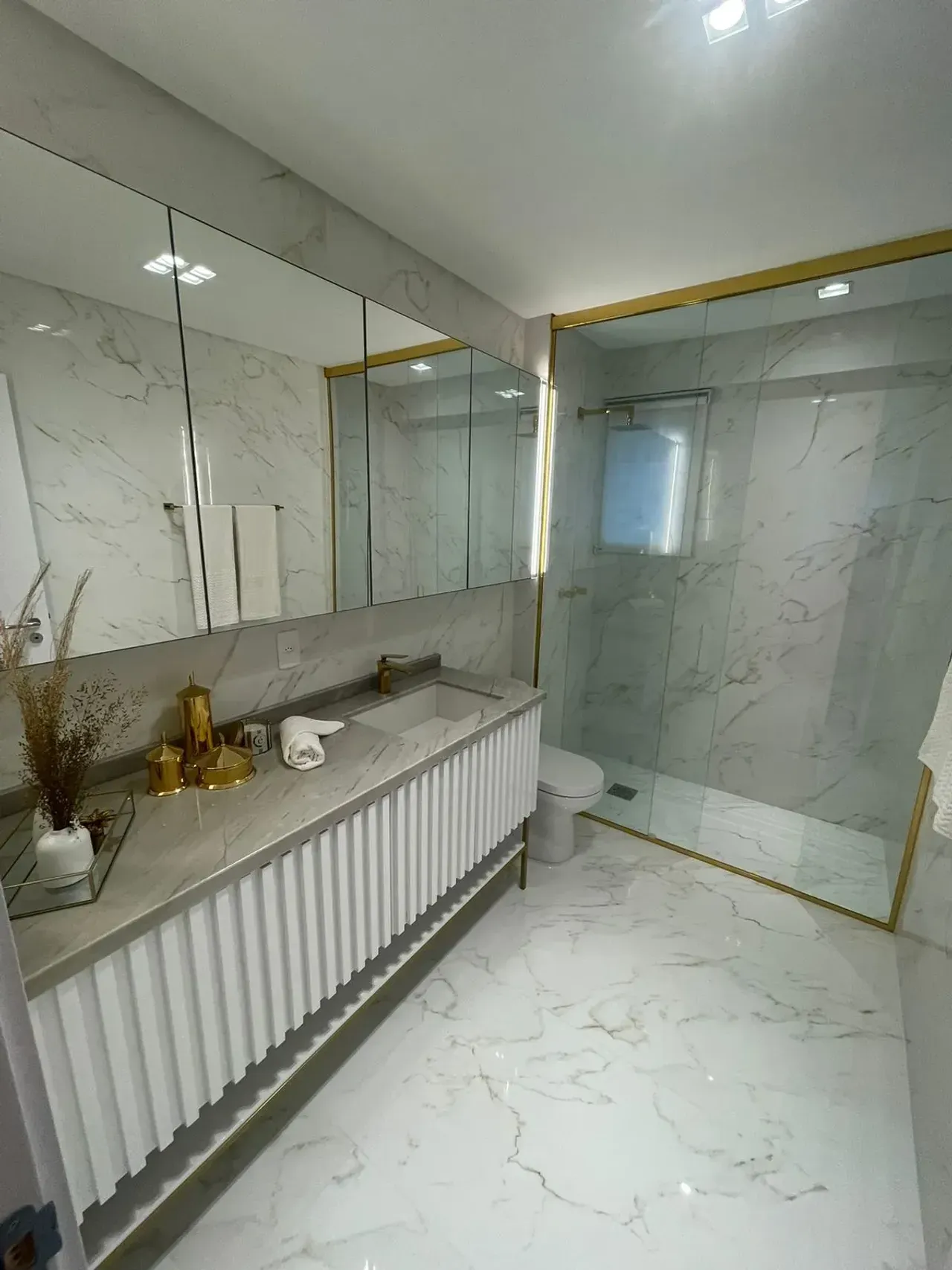 Cobertura no Edifício Residencial Cravo e Canela com 4 suítes em Balneário Camboriú — foto 7