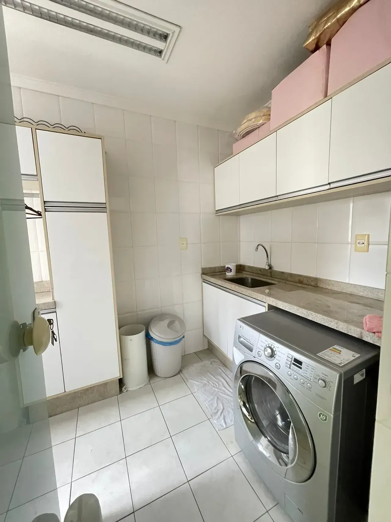 Apartamento no Ed Esquina Di Fiore com 3 dormitórios em Balneário Camboriú — foto 4