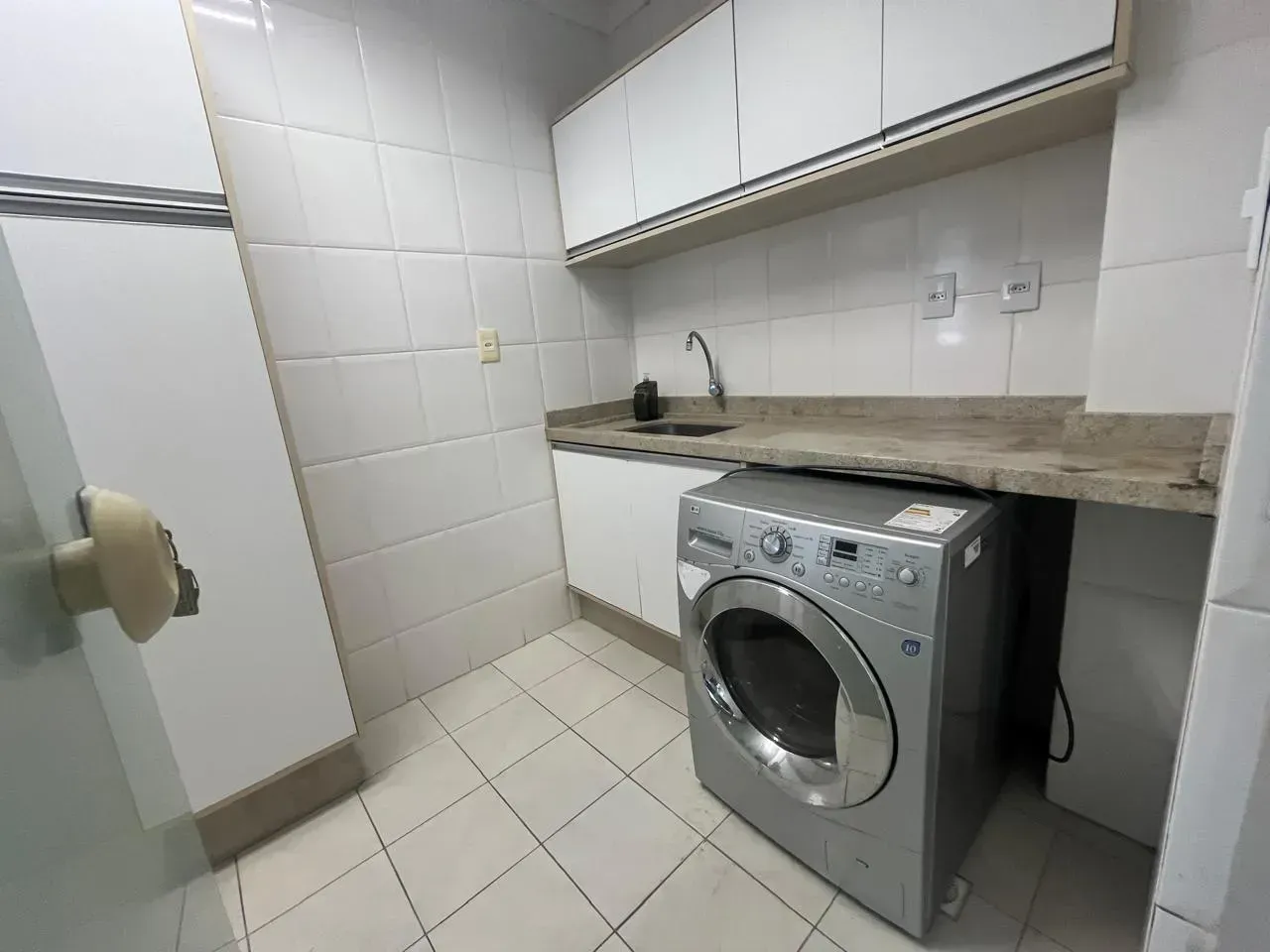 Apartamento no Ed Esquina Di Fiore com 3 dormitórios em Balneário Camboriú — foto 11