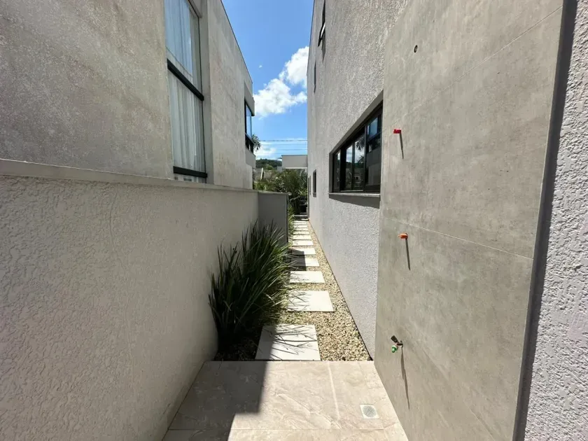 Casa em condomínio com 5 suítes 4 vagas sendo 2 cobertas em Balneário Camboriú — foto 18