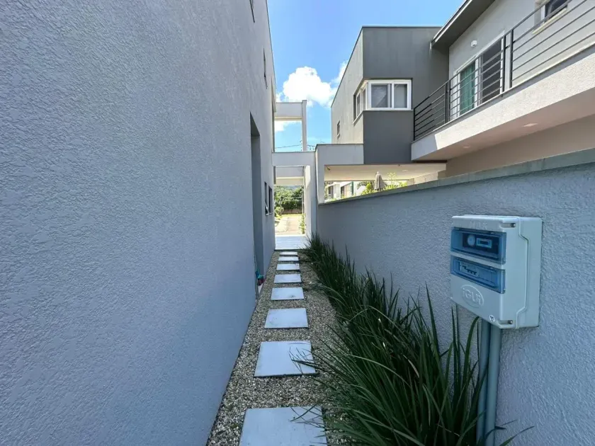 Casa em condomínio com 5 suítes 4 vagas sendo 2 cobertas em Balneário Camboriú — foto 19