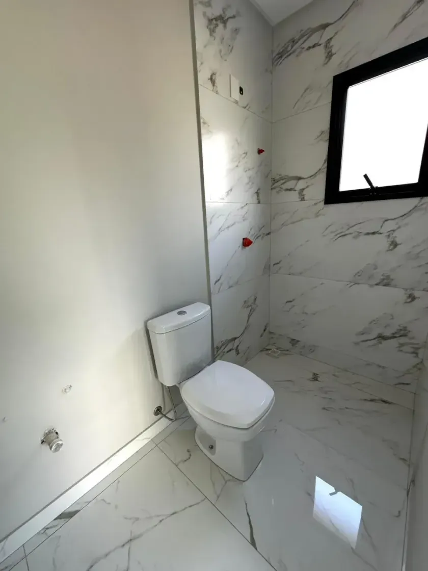 Casa em condomínio com 5 suítes 4 vagas sendo 2 cobertas em Balneário Camboriú — foto 33
