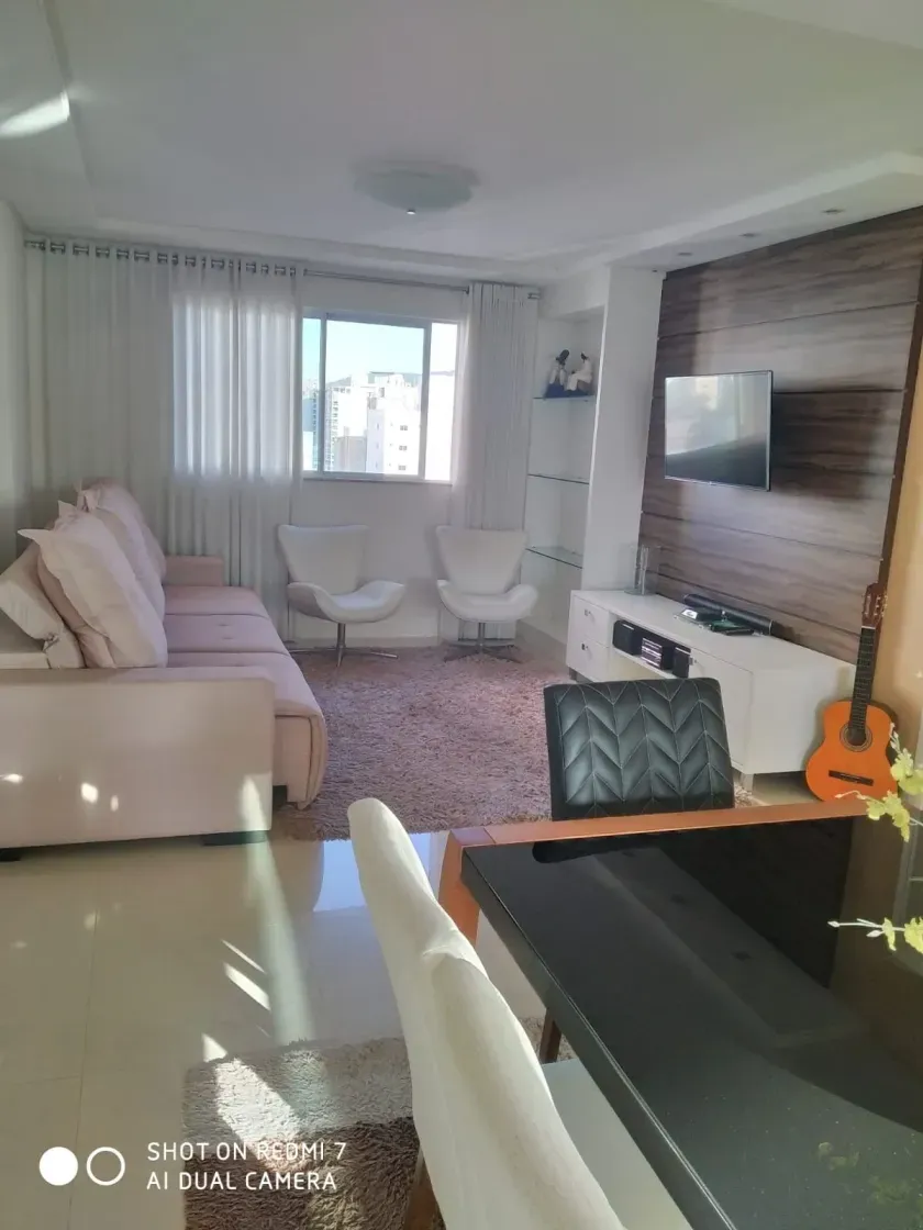 Apartamento com 1 suíte master e 1 demi com 2 vagas de garagem no Centro de Balneário Camboriú — foto 2