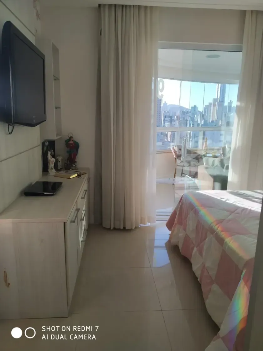Apartamento com 1 suíte master e 1 demi com 2 vagas de garagem no Centro de Balneário Camboriú — foto 3