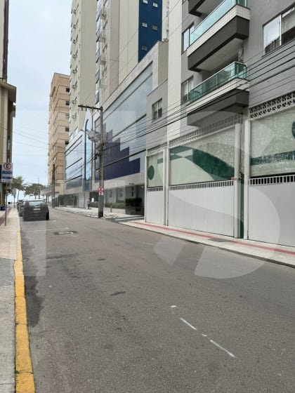 Apartamento no Edifício Veneza com 2 dormitórios em Balneário Camboriú — foto 20