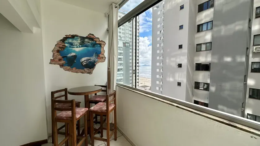 Apartamento Quadra Mar com 2 dormitórios e 1 vaga de garagem no Centro de Balneário Camboriú — foto 3