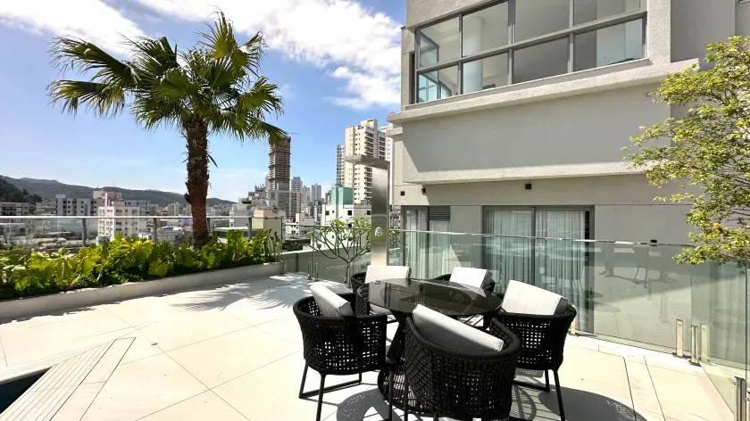 Apartamento alto padrão com 3 suítes e 3 vagas de garagem no Centro de Balneário Camboriú — foto 6