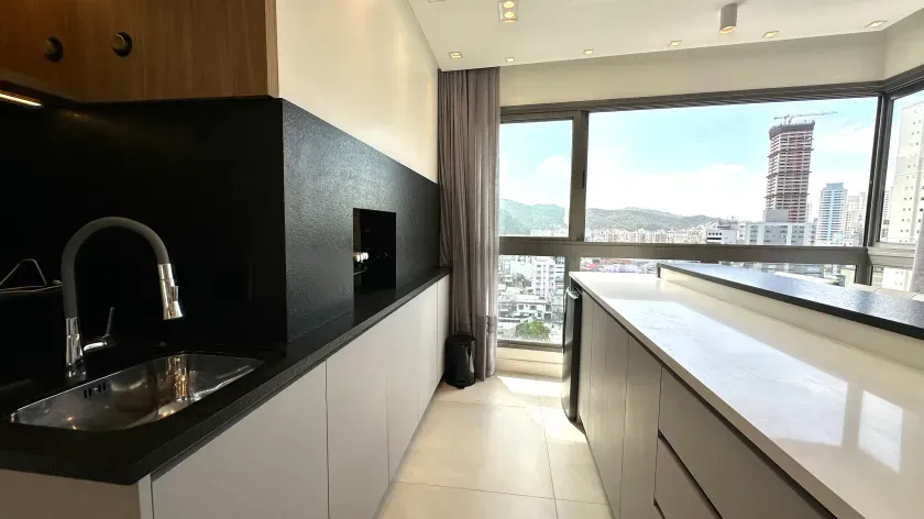 Apartamento alto padrão com 3 suítes e 3 vagas de garagem no Centro de Balneário Camboriú — foto 8