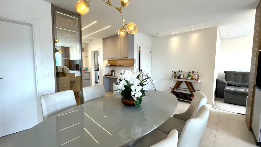 Apartamento alto padrão com 3 suítes e 3 vagas de garagem no Centro de Balneário Camboriú — foto 10
