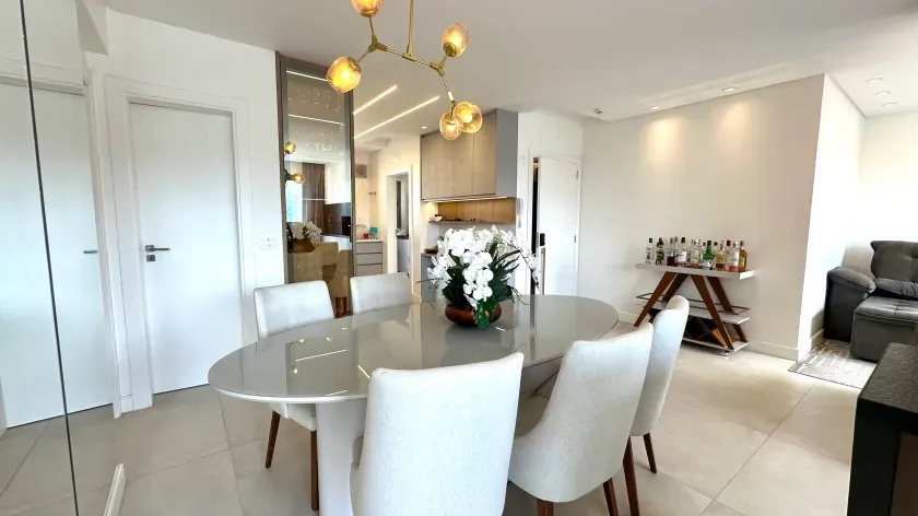 Apartamento alto padrão com 3 suítes e 3 vagas de garagem no Centro de Balneário Camboriú — foto 11