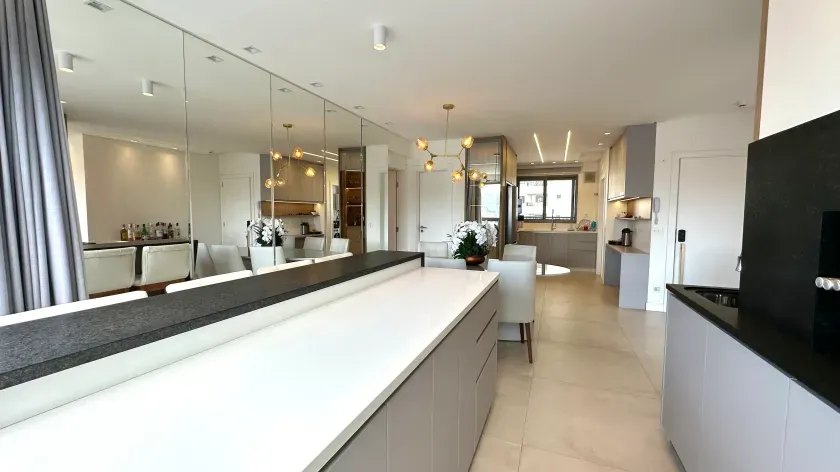 Apartamento alto padrão com 3 suítes e 3 vagas de garagem no Centro de Balneário Camboriú — foto 13