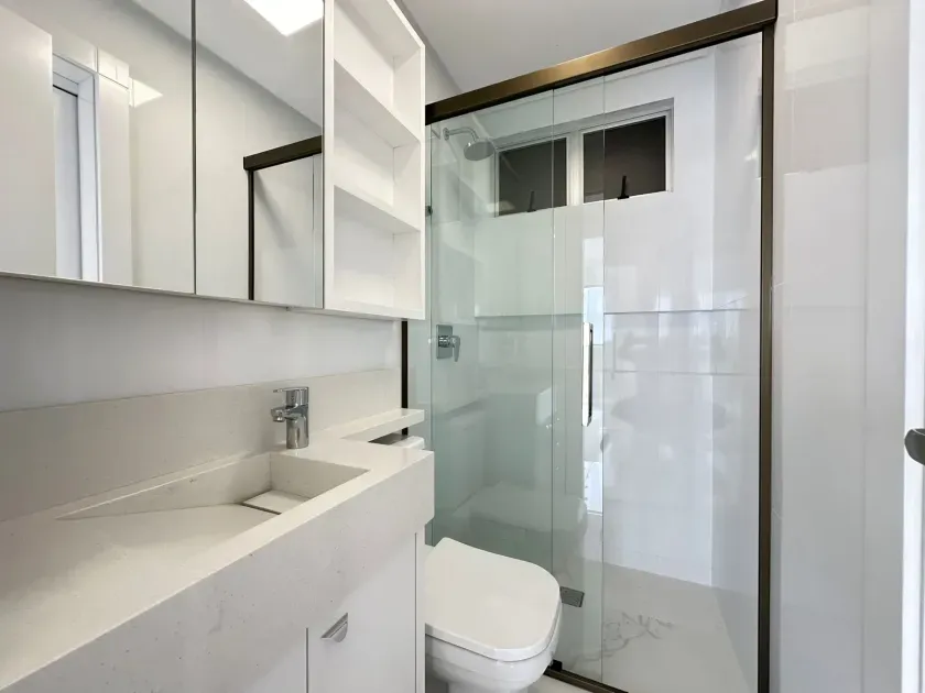 Apartamento quadra mar com 3 dormitórios sendo 2 demi suítes, sacada com churrasqueira em Balneário Camboriú — foto 3