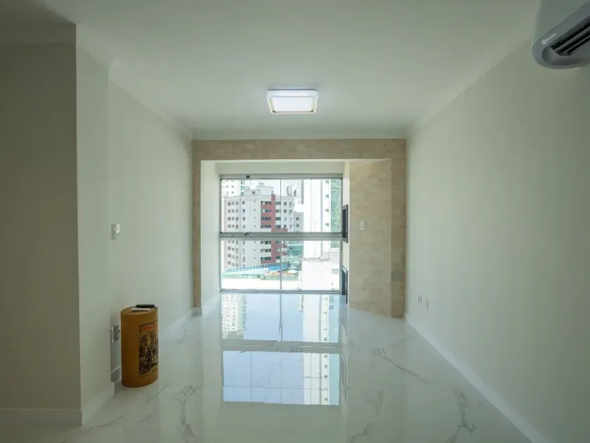Apartamento quadra mar com 3 dormitórios sendo 2 demi suítes, sacada com churrasqueira em Balneário Camboriú — foto 15
