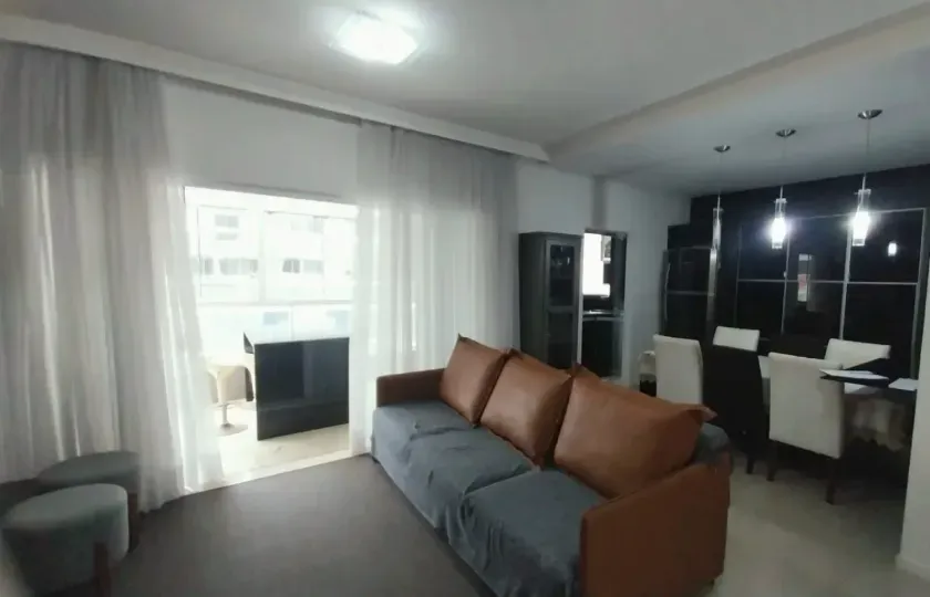 Apartamento Diferenciado com 3 dormitórios sendo uma suíte, 2 vagas no Centro de Balneário Camboriú — foto 2