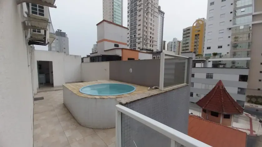 Apartamento Diferenciado com 3 dormitórios sendo uma suíte, 2 vagas no Centro de Balneário Camboriú — foto 3