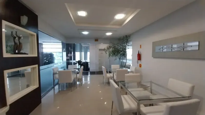 Apartamento Diferenciado com 3 dormitórios sendo uma suíte, 2 vagas no Centro de Balneário Camboriú — foto 15
