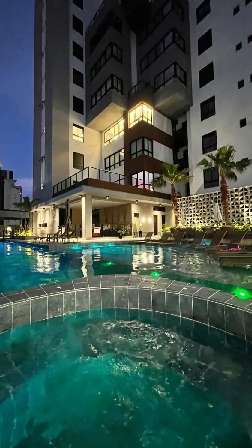 Apartamento no Edifício Florence Garden com 3 suítes em Balneário Camboriú