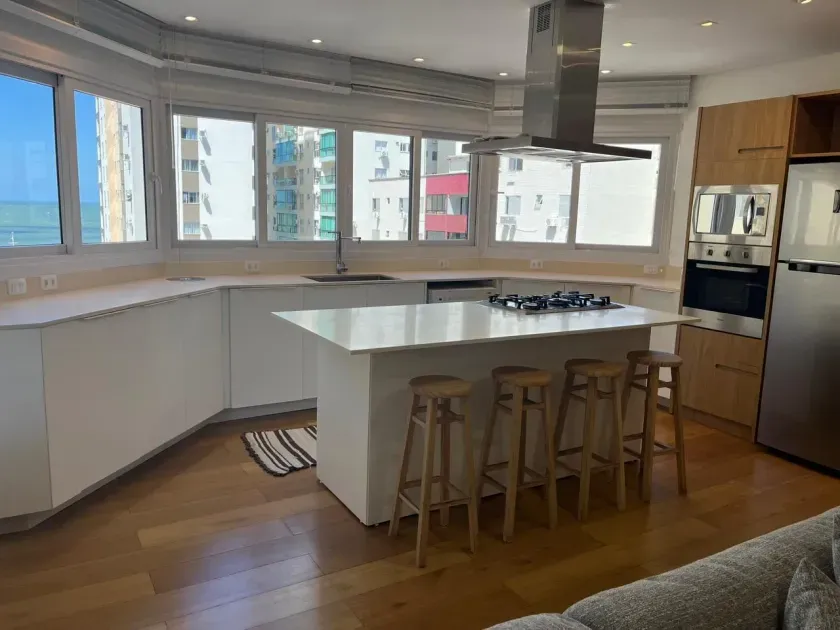 Apartamento Quadra do Mar com 4 Suítes e 2 Vagas de garagem no Centro de Balneário Camboriú — foto 25