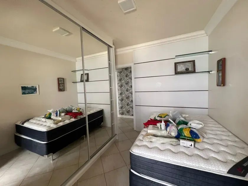 Apartamento Lindo vista do mar com 4 dormitórios sendo 2 suítes, 2 vagas de garagem no Centro de Balneário Camboriú — foto 3