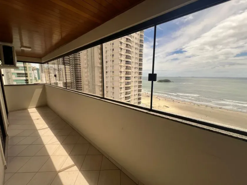 Apartamento Lindo vista do mar com 4 dormitórios sendo 2 suítes, 2 vagas de garagem no Centro de Balneário Camboriú — foto 8