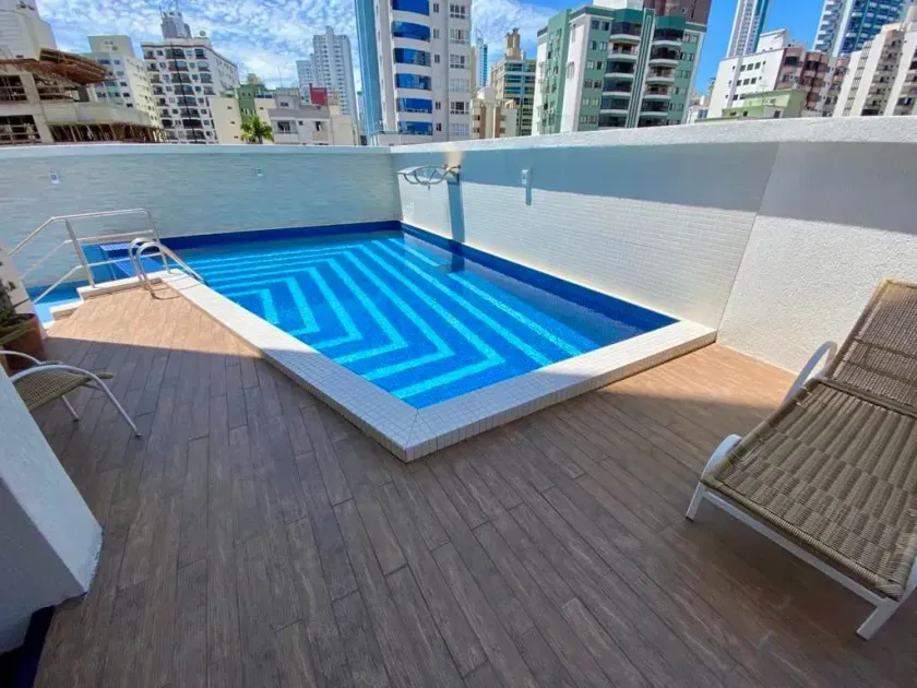 Apartamento mobiliado com 3 dormitórios, 2 vagas de garagem no Centro de Balneário Camboriú — foto 3