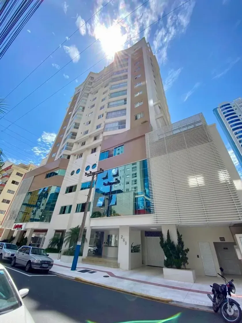 Apartamento mobiliado com 3 dormitórios, 2 vagas de garagem no Centro de Balneário Camboriú — foto 6