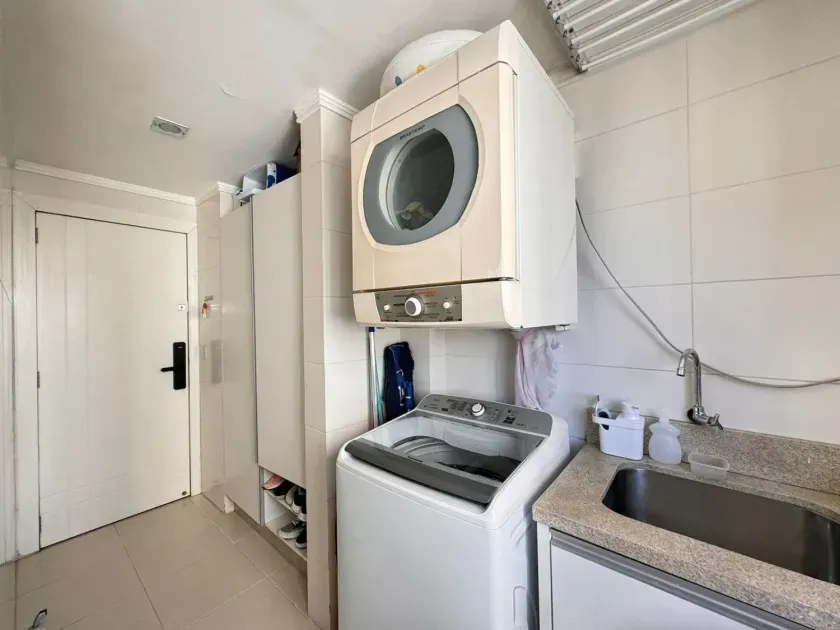 Apartamento mobiliado com 3 dormitórios, 2 vagas de garagem no Centro de Balneário Camboriú — foto 7