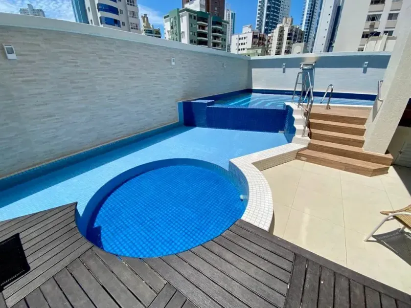 Apartamento mobiliado com 3 dormitórios, 2 vagas de garagem no Centro de Balneário Camboriú — foto 8