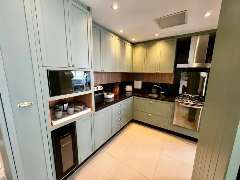 Apartamento mobiliado com 3 dormitórios, 2 vagas de garagem no Centro de Balneário Camboriú — foto 17