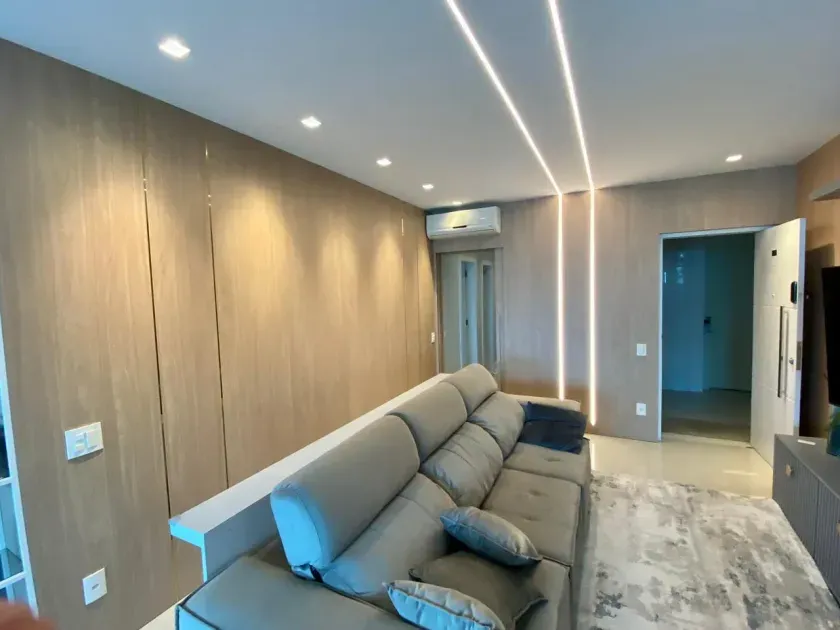 Apartamento com 3 suítes 3 vagas de garagem no Centro de Balneário Camboriú