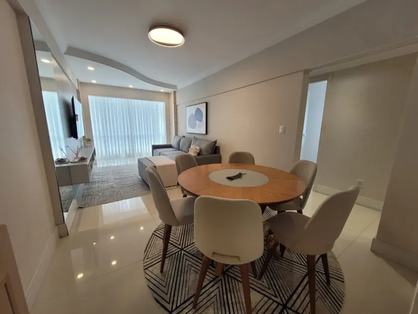 Apartamento com 3 dormitórios sendo 1 suíte e 1 vaga de garagem, no Centro de Balneário Camboriú — foto 3