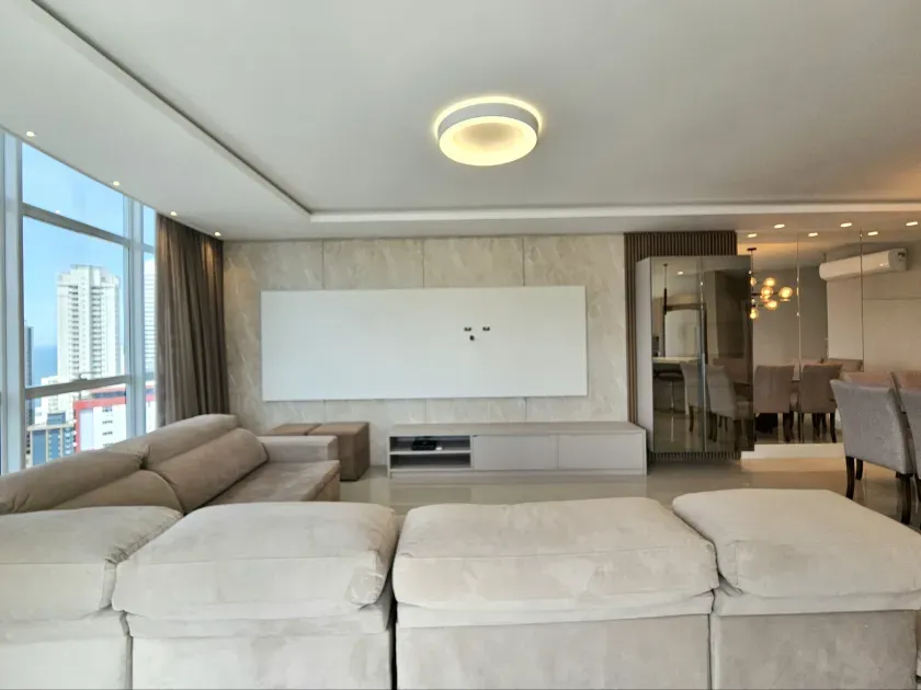Apartamento no Edificio Portinax Residence com 3 suítes em Balneário Camboriú