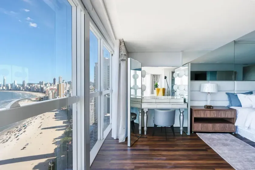Apartamento no Edifício Victória unificado com 6 suítes, 6 vagas de garagem em Balneário Camboriú — foto 2