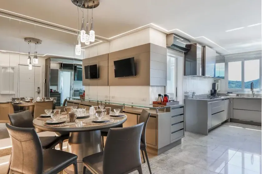 Apartamento no Edifício Victória unificado com 6 suítes, 6 vagas de garagem em Balneário Camboriú — foto 8