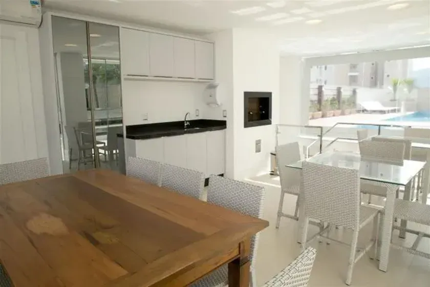 Apartamento mobiliado com 3 suítes, 3 vagas de garagem no Centro de Balneário Camboriú — foto 7