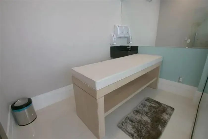 Apartamento mobiliado com 3 suítes, 3 vagas de garagem no Centro de Balneário Camboriú — foto 10