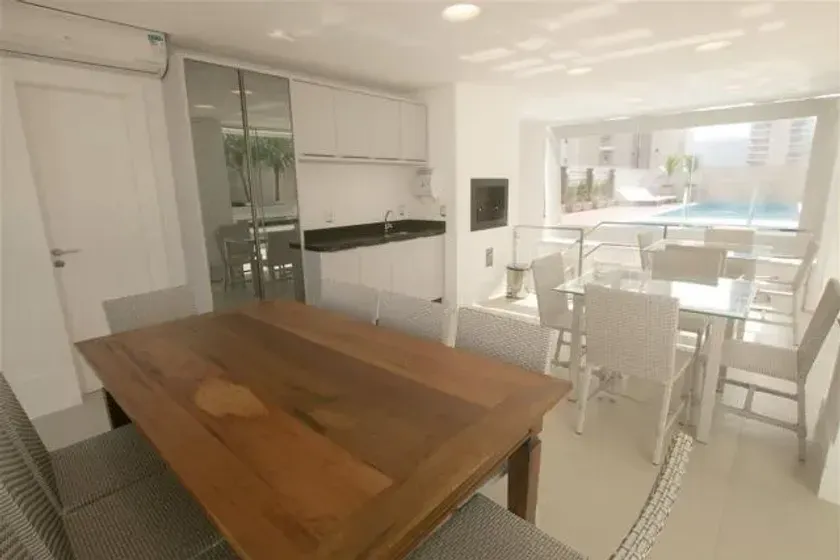 Apartamento mobiliado com 3 suítes, 3 vagas de garagem no Centro de Balneário Camboriú — foto 13