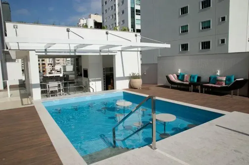 Apartamento mobiliado com 3 suítes, 3 vagas de garagem no Centro de Balneário Camboriú — foto 19